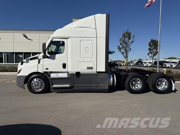 Freightliner CASCADIA 116 中古トラクターヘッド | トレーラーヘッド
