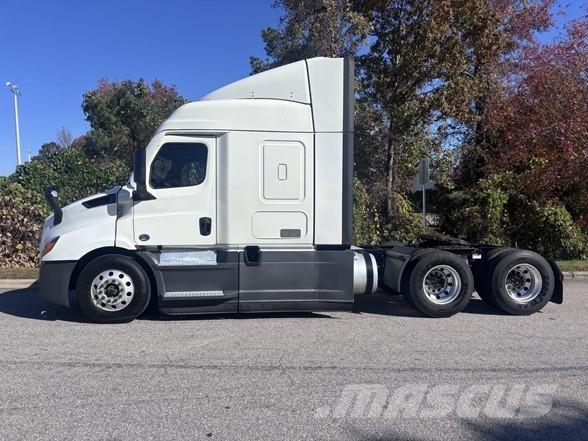 Freightliner CASCADIA 116 中古トラクターヘッド | トレーラーヘッド