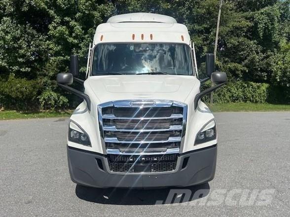 Freightliner CASCADIA 116 中古トラクターヘッド | トレーラーヘッド