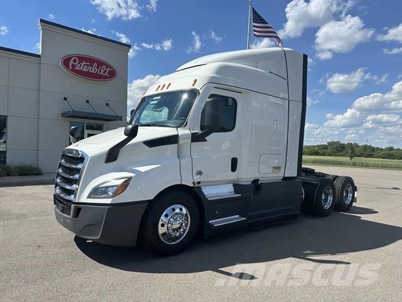 Freightliner CASCADIA 116 中古トラクターヘッド | トレーラーヘッド