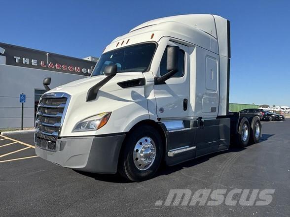 Freightliner CASCADIA 116 中古トラクターヘッド | トレーラーヘッド
