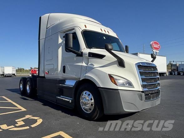 Freightliner CASCADIA 116 中古トラクターヘッド | トレーラーヘッド