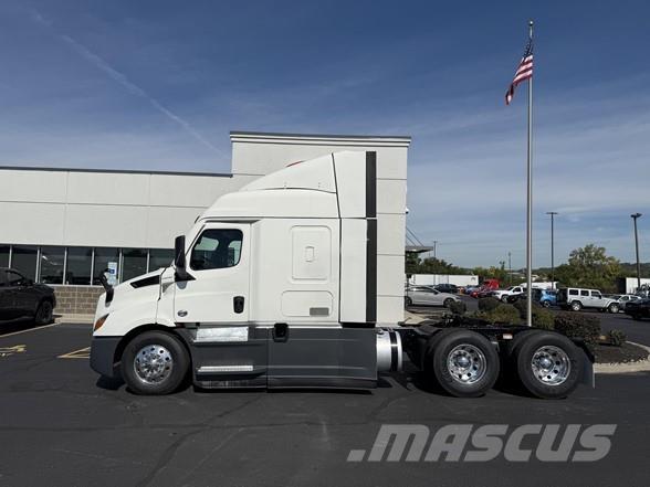 Freightliner CASCADIA 116 中古トラクターヘッド | トレーラーヘッド