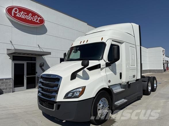 Freightliner CASCADIA 116 中古トラクターヘッド | トレーラーヘッド