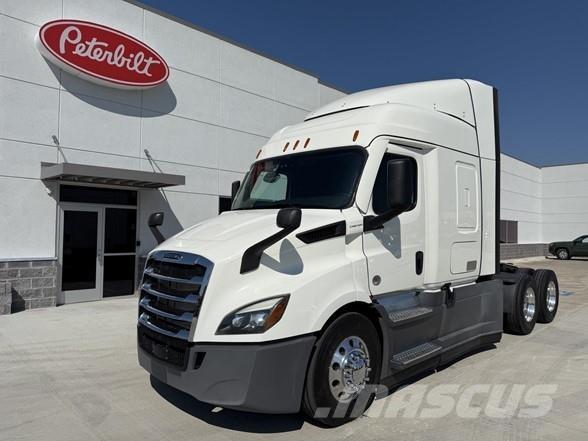 Freightliner CASCADIA 116 中古トラクターヘッド | トレーラーヘッド