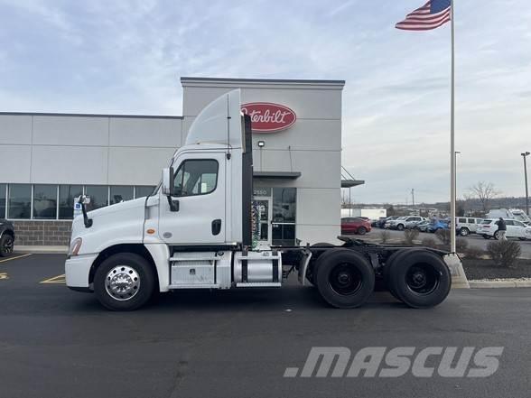 Freightliner CASCADIA 125 中古トラクターヘッド | トレーラーヘッド