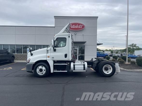 Freightliner CASCADIA 125 中古トラクターヘッド | トレーラーヘッド