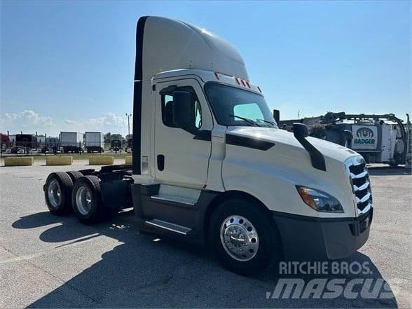 Freightliner CASCADIA 126 中古トラクターヘッド | トレーラーヘッド