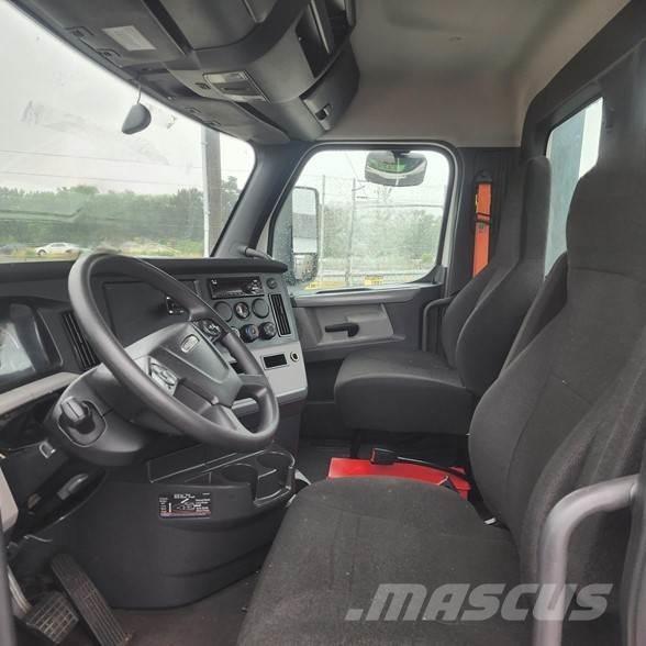 Freightliner CASCADIA 126 中古トラクターヘッド | トレーラーヘッド