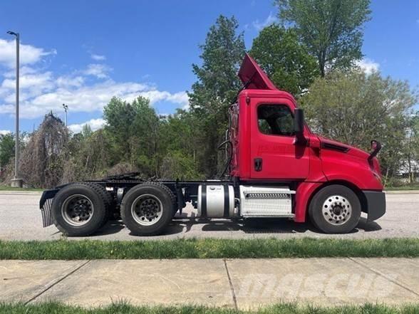 Freightliner CASCADIA 126 中古トラクターヘッド | トレーラーヘッド