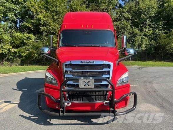 Freightliner CASCADIA 126 中古トラクターヘッド | トレーラーヘッド
