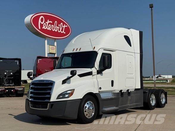 Freightliner CASCADIA 126 中古トラクターヘッド | トレーラーヘッド