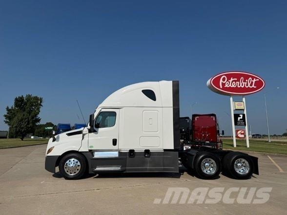 Freightliner CASCADIA 126 中古トラクターヘッド | トレーラーヘッド