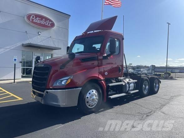 Freightliner CASCADIA 126 中古トラクターヘッド | トレーラーヘッド