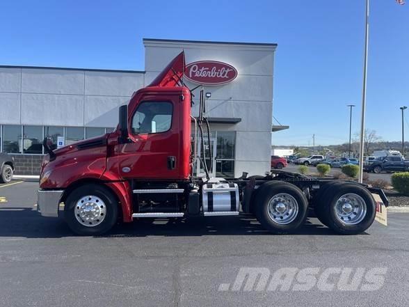 Freightliner CASCADIA 126 中古トラクターヘッド | トレーラーヘッド