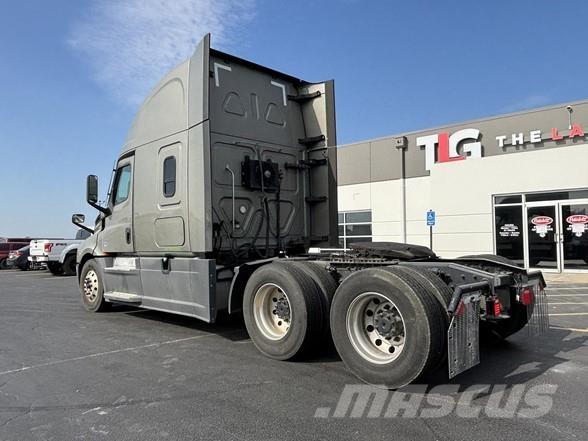 Freightliner CASCADIA 126 中古トラクターヘッド | トレーラーヘッド