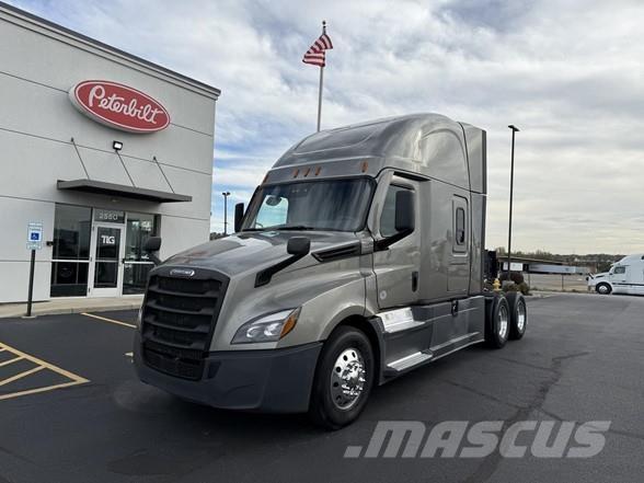 Freightliner CASCADIA 126 中古トラクターヘッド | トレーラーヘッド
