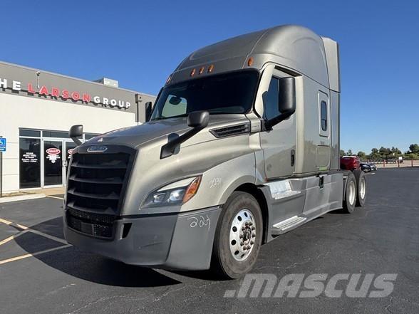 Freightliner CASCADIA 126 中古トラクターヘッド | トレーラーヘッド