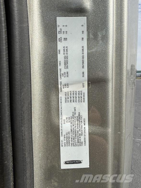 Freightliner CASCADIA 126 中古トラクターヘッド | トレーラーヘッド