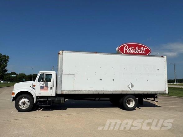International 4900 ボックスボディー、ウイング、箱車