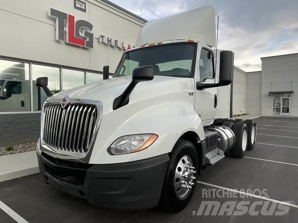 International LT 中古トラクターヘッド | トレーラーヘッド