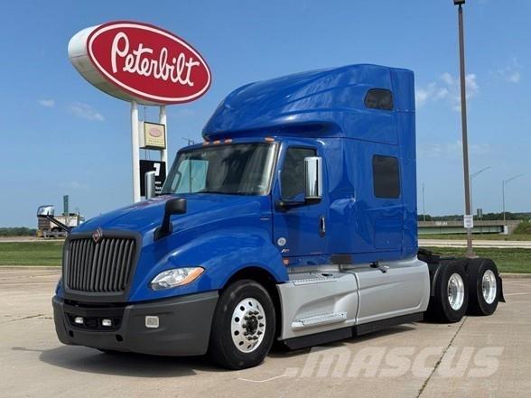 International LT 中古トラクターヘッド | トレーラーヘッド