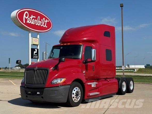 International LT 中古トラクターヘッド | トレーラーヘッド