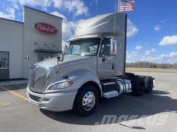 International PROSTAR 中古トラクターヘッド | トレーラーヘッド