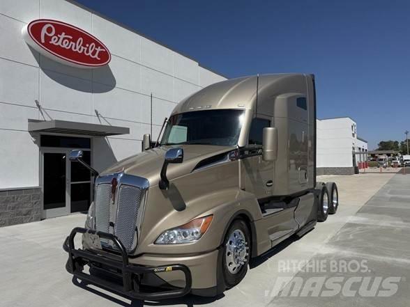 Kenworth T680 中古トラクターヘッド | トレーラーヘッド