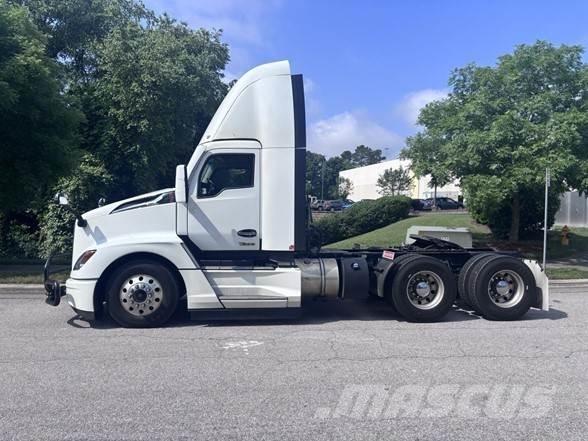 Kenworth T680 中古トラクターヘッド | トレーラーヘッド