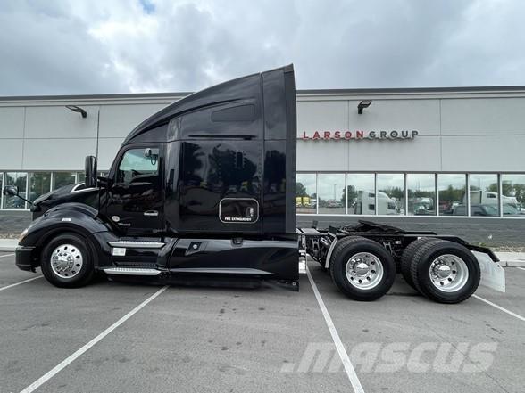 Kenworth T680 中古トラクターヘッド | トレーラーヘッド
