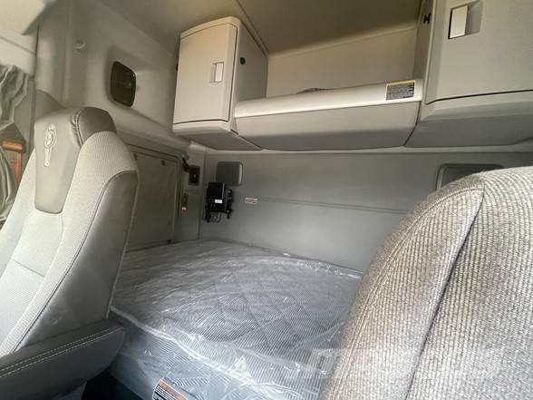Kenworth T680 中古トラクターヘッド | トレーラーヘッド