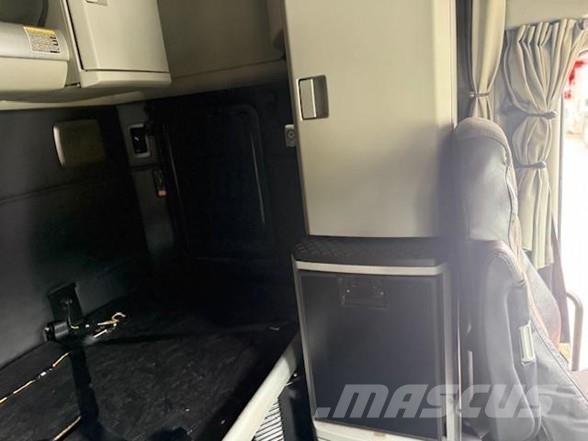 Kenworth T680 中古トラクターヘッド | トレーラーヘッド
