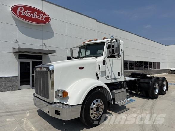 Peterbilt 367 中古トラクターヘッド | トレーラーヘッド