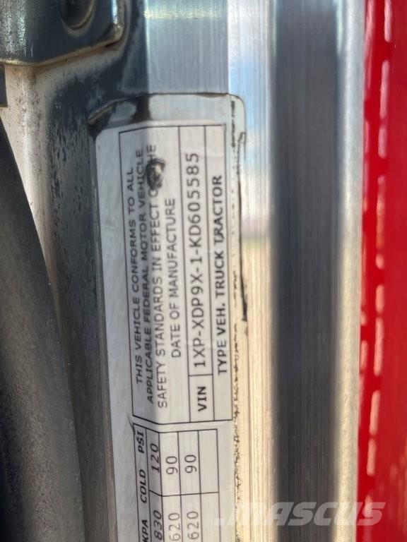 Peterbilt 389 中古トラクターヘッド | トレーラーヘッド
