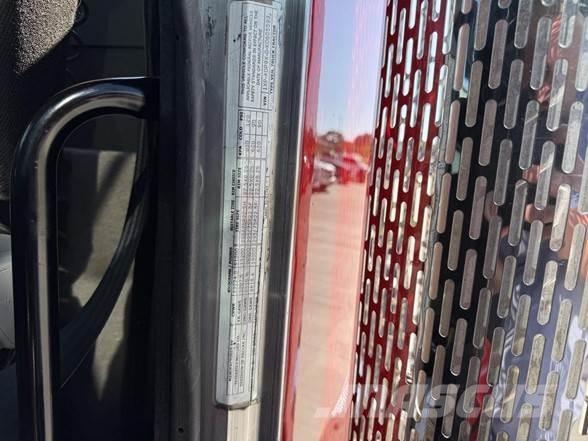 Peterbilt 389 中古トラクターヘッド | トレーラーヘッド