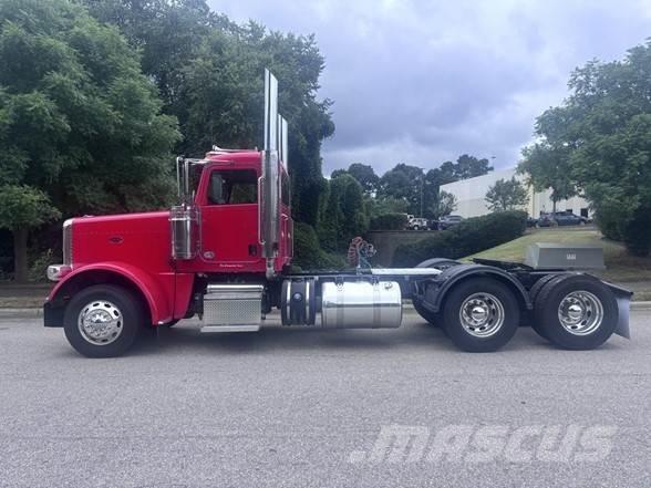 Peterbilt 389 中古トラクターヘッド | トレーラーヘッド