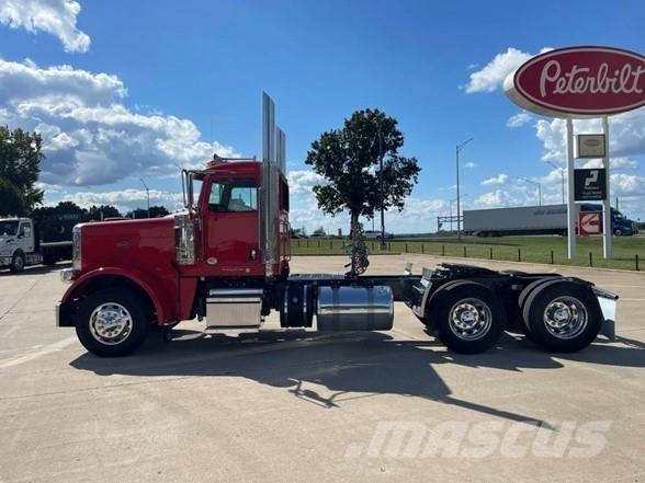 Peterbilt 389 中古トラクターヘッド | トレーラーヘッド
