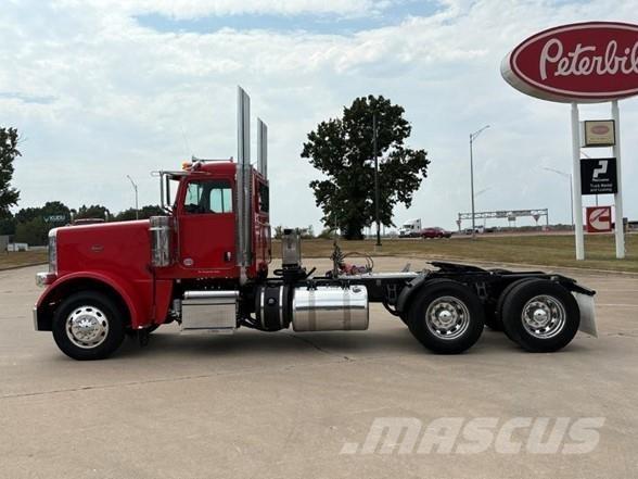 Peterbilt 389 中古トラクターヘッド | トレーラーヘッド