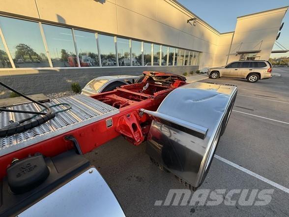 Peterbilt 389 中古トラクターヘッド | トレーラーヘッド