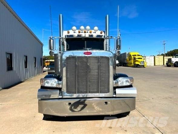 Peterbilt 389 中古トラクターヘッド | トレーラーヘッド