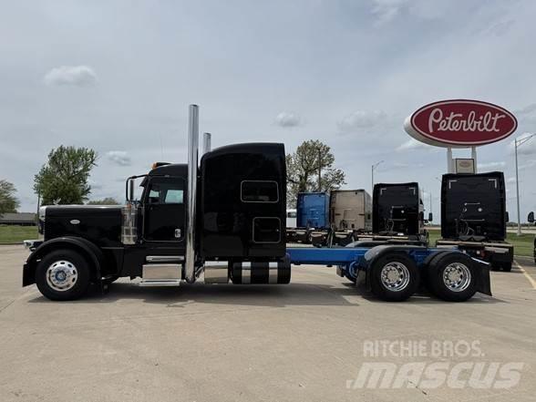 Peterbilt 389 中古トラクターヘッド | トレーラーヘッド