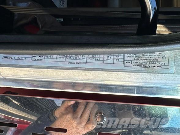 Peterbilt 389 中古トラクターヘッド | トレーラーヘッド