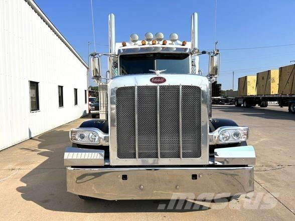 Peterbilt 389 中古トラクターヘッド | トレーラーヘッド