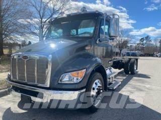 Peterbilt 536 キャブ付きシャーシ