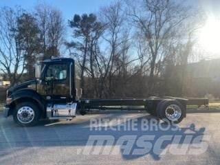 Peterbilt 536 キャブ付きシャーシ