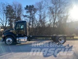 Peterbilt 536 キャブ付きシャーシ