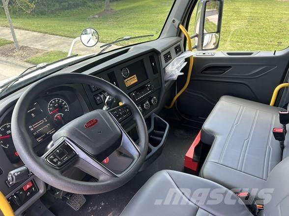 Peterbilt 536 ボックスボディー、ウイング、箱車