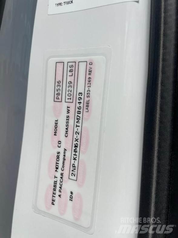 Peterbilt 536 ボックスボディー、ウイング、箱車