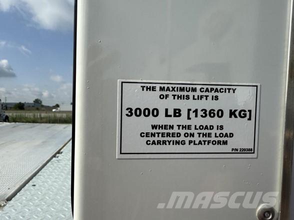 Peterbilt 536 ボックスボディー、ウイング、箱車